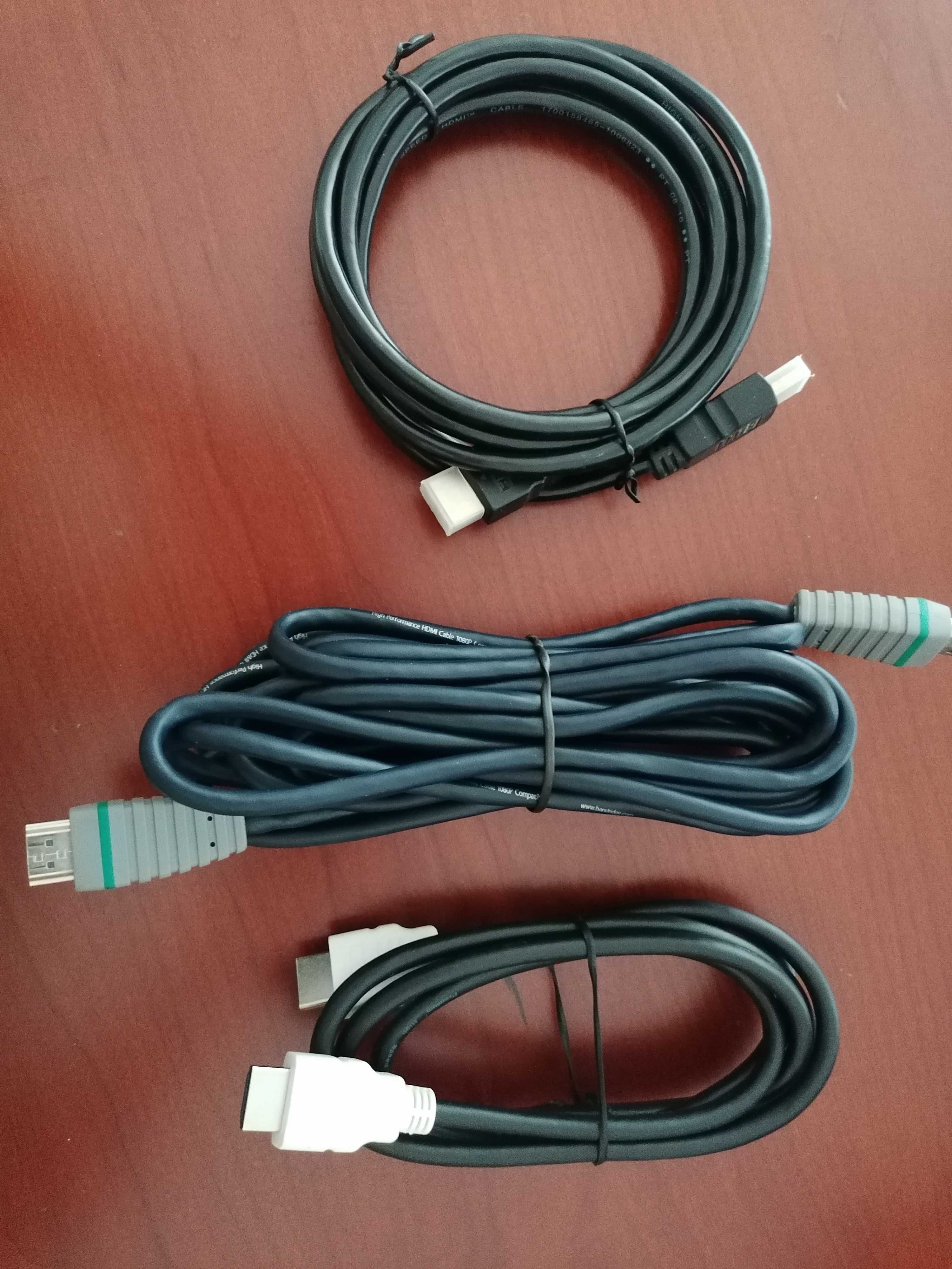Três Cabos HDMI  variados