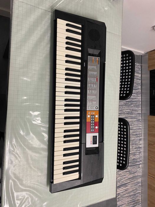 Piano Yamaha PSR-F50