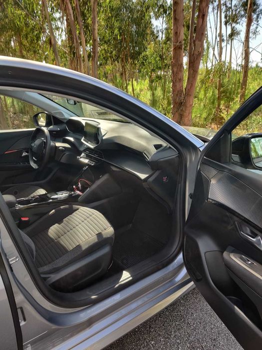 Peugeot e-208 136cv 2022.06 c/IVA