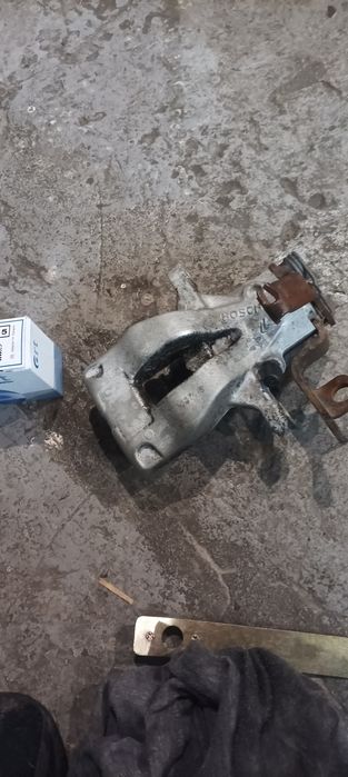 Суппорт задній правий Сітроен С4 Пікассо 1