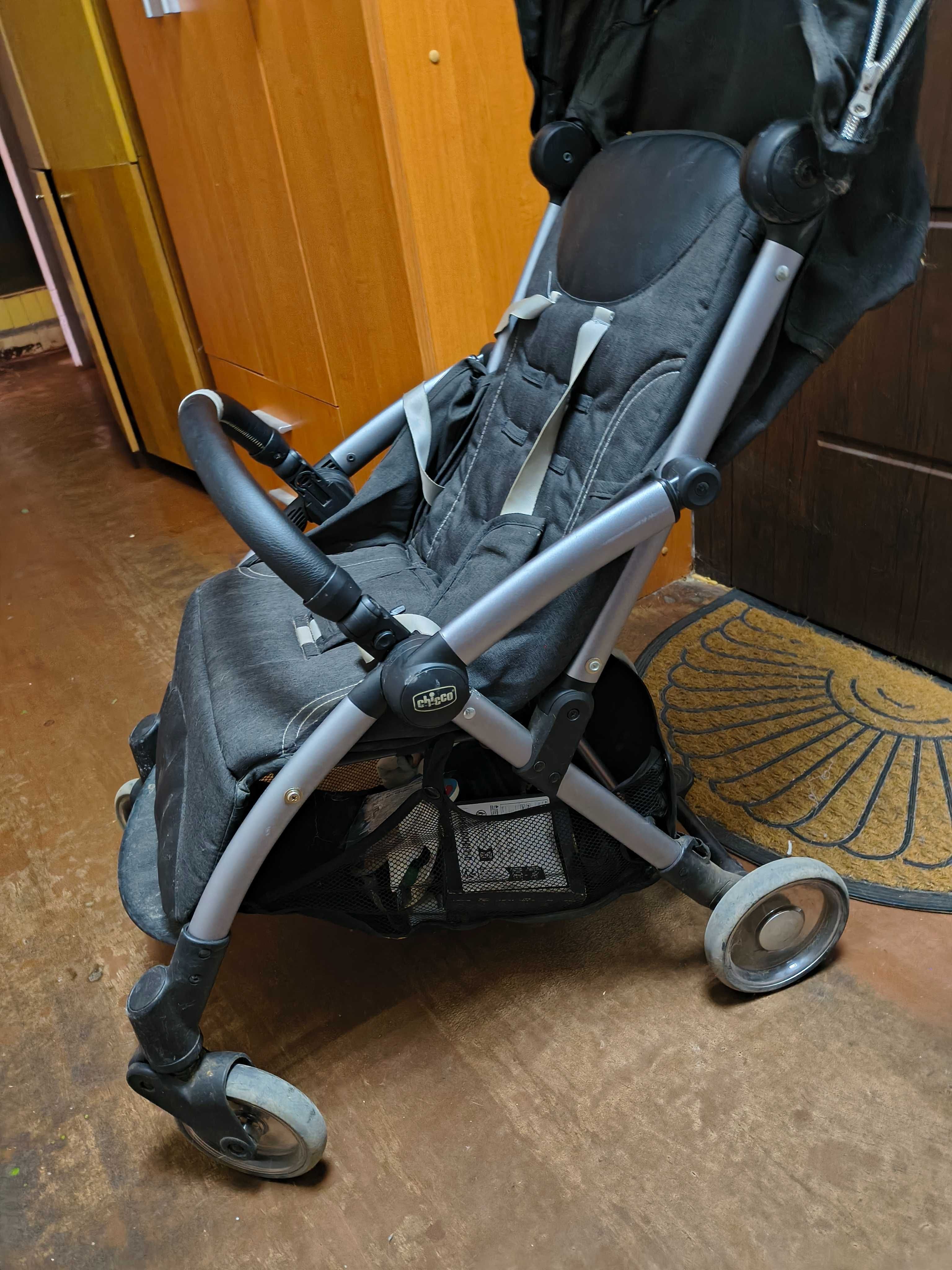 Прогулянкова коляска Chicco