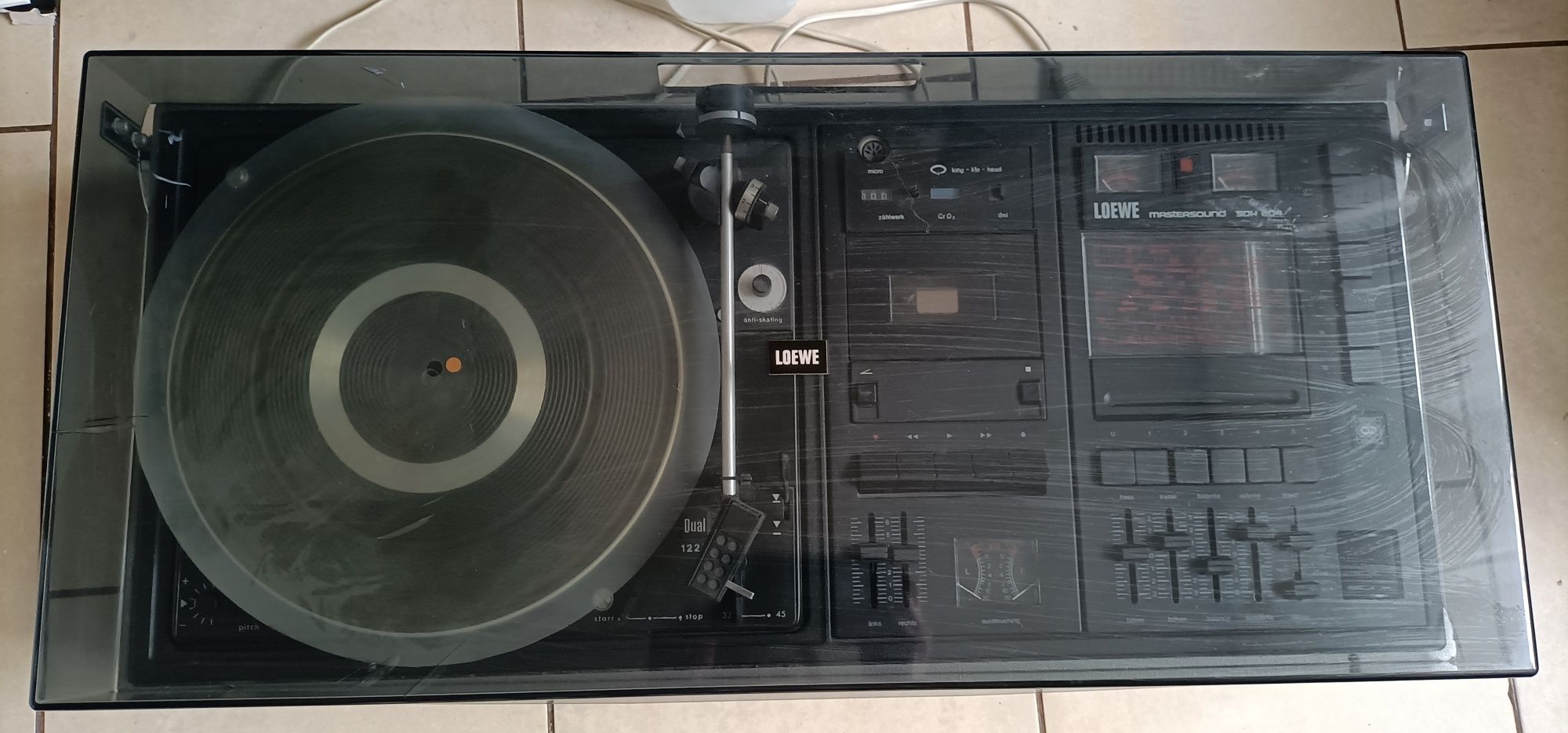Gramofon LOEVE.       .
