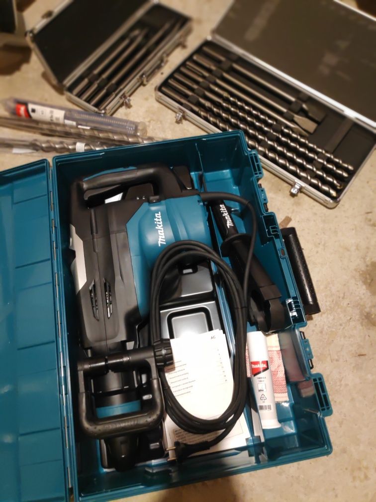Rębak spalinowy z workownicą podkszesywarka stihl do gałęzi młot sds u