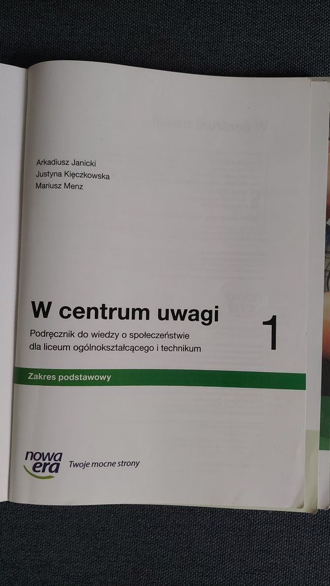 W centrum uwagi 1 zakres podstawowy  podrecznik Technikum Liceum 1 2 3