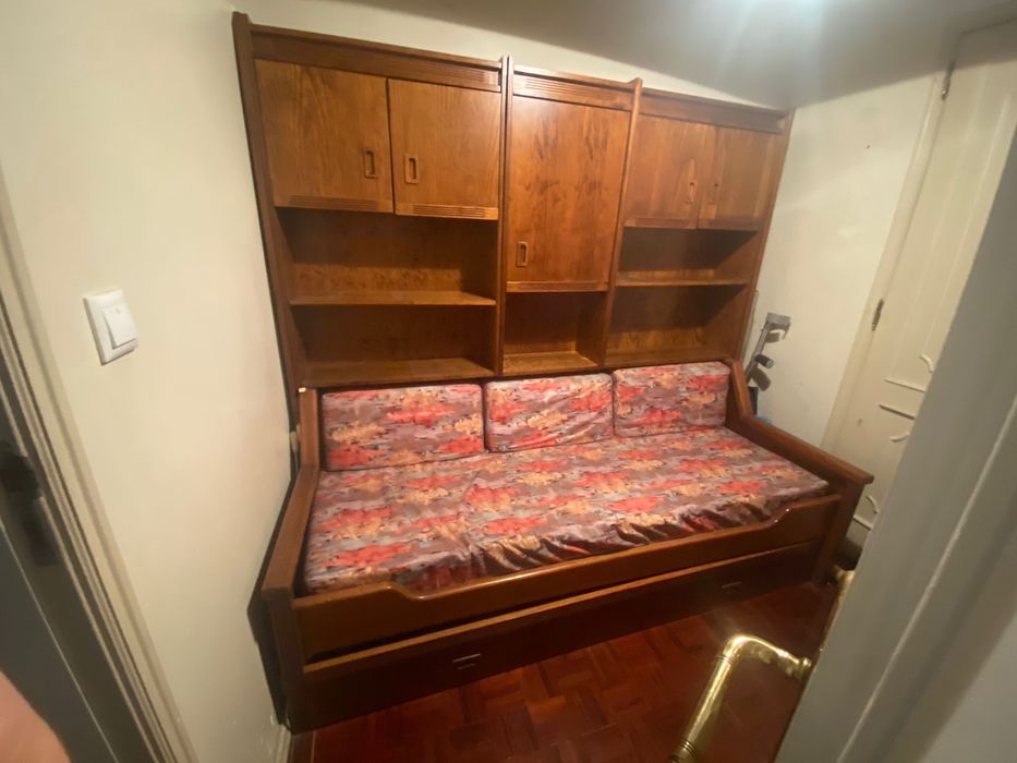 Móvel com cama e arrumação