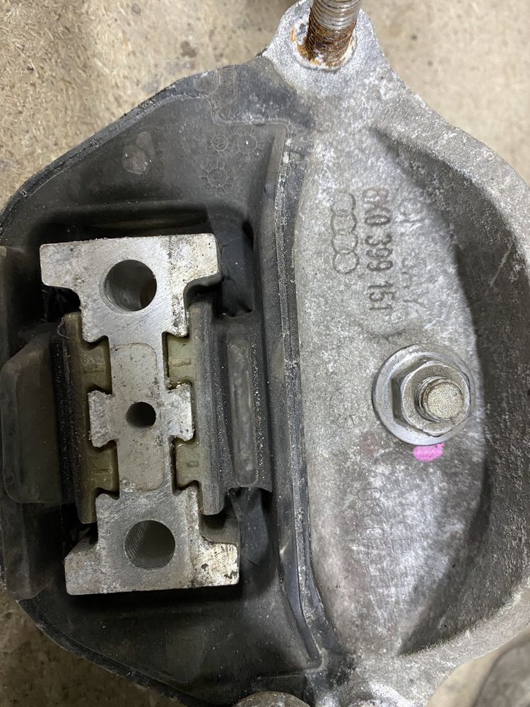 Подушка коробки передач КПП Audi A4 B8 A5 Q5 8K0399151 DB BD BC CD CL