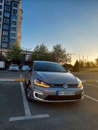 Продаю Volkswagen e-golf 2017