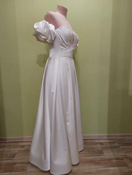 Suknia ślubna gładka