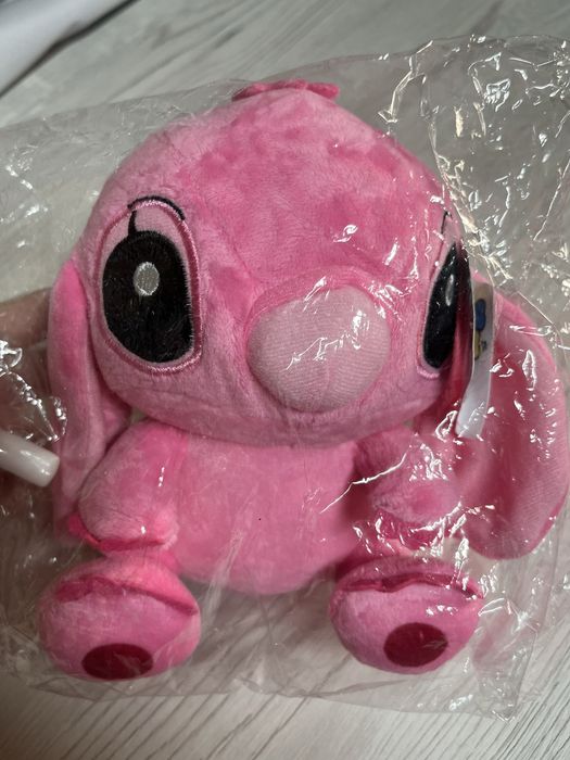 в продажі розовий та синій стіч