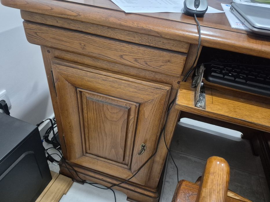 Secretaria e cadeira