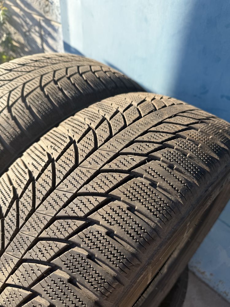 Зимняя резина Triangle Snowlink 235/50/R18 в Отличном состоянии