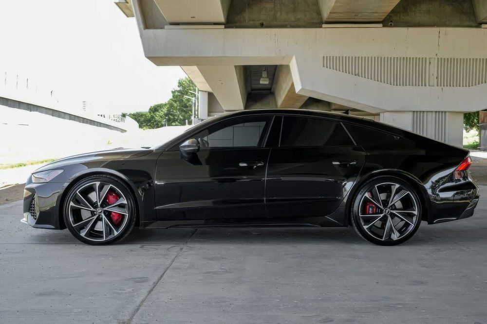 Audi RS7 quattro      2021