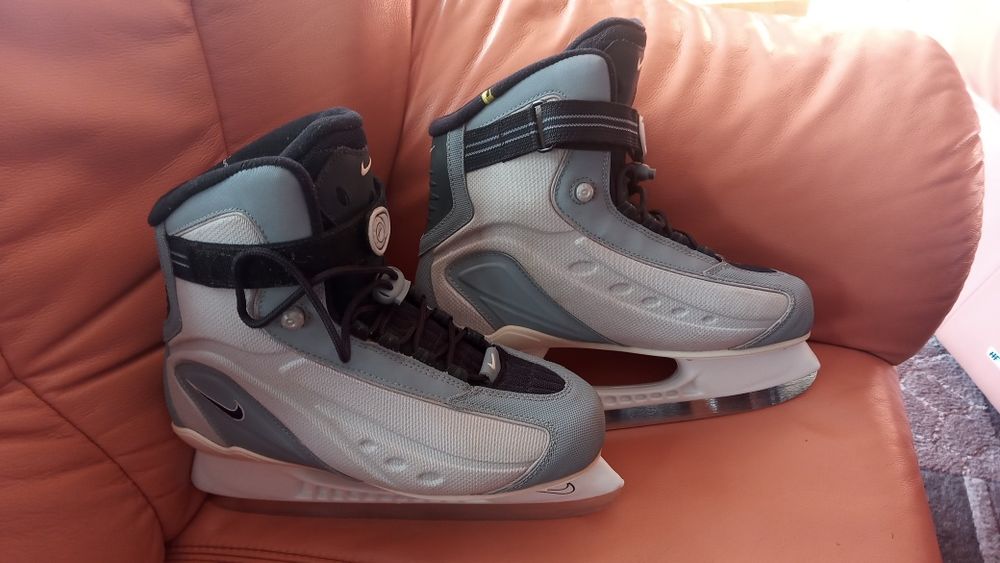 Łyżwy hokejowe Nike Płoza bauer .Rozmiar 42 Wkładka 27 cm. BDB stan