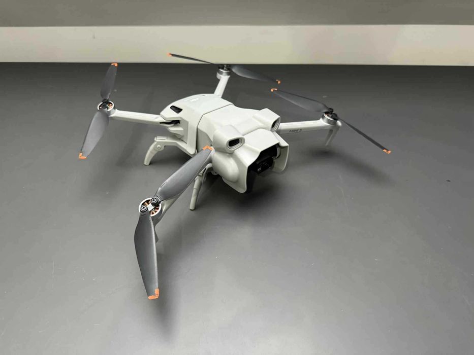 DRON DJI Mini 3 Fly More Combo 3 baterie DJI Care mało używany DODATKI