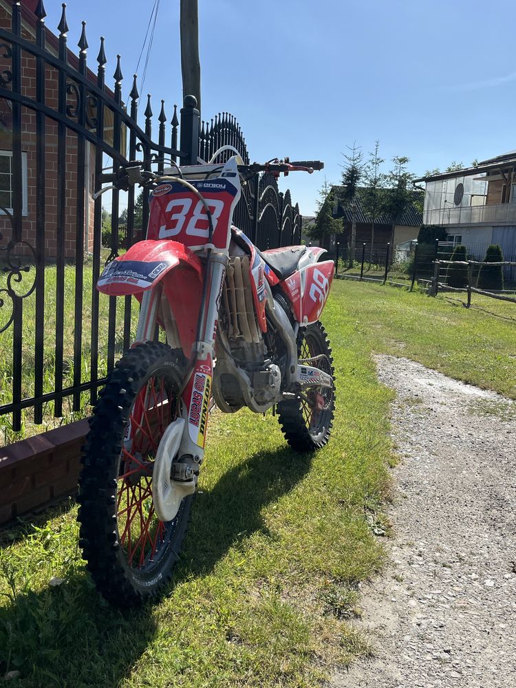 Honda crf 250 r.