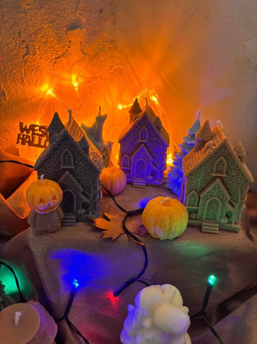 Jedyna taka! Halloweenowa wioska ze świec gipsu i drewna