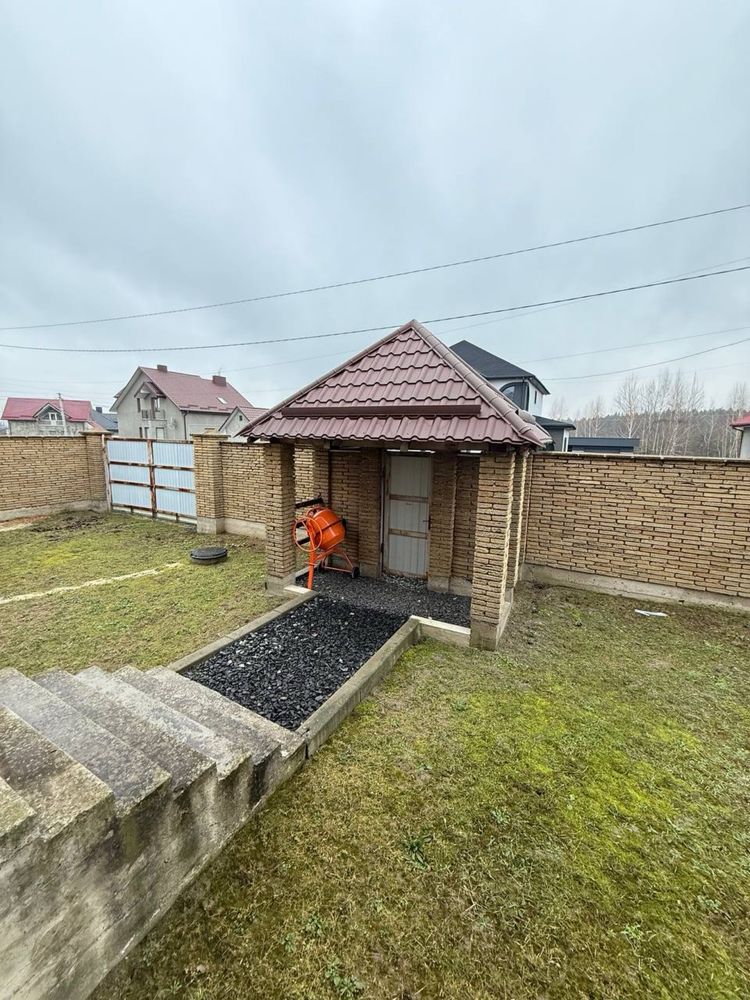 Продаж будинку в Клевань 2