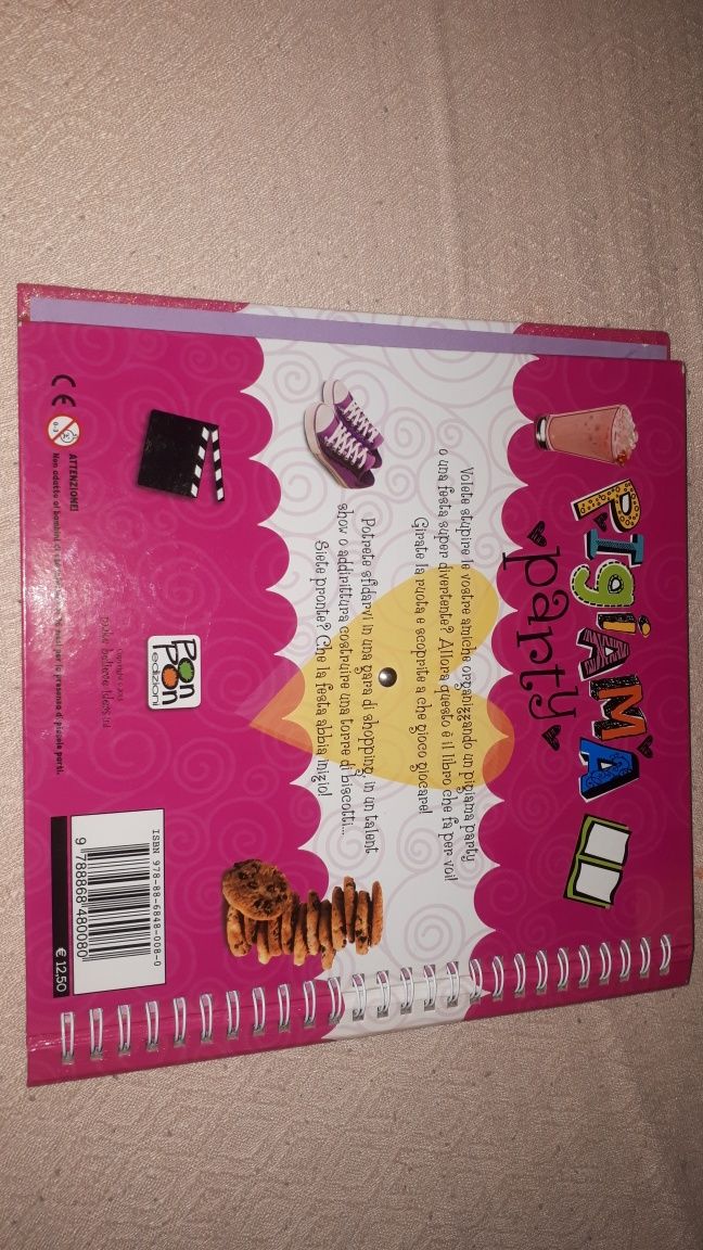Дитяча книга на італійській мові Pigiama party