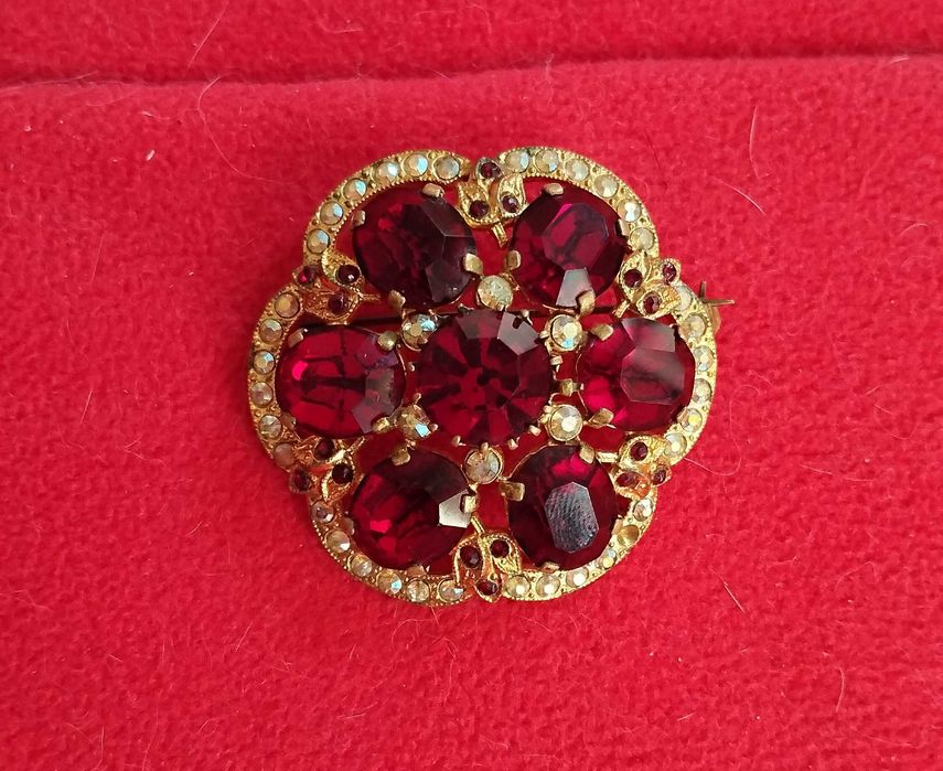 Брошь шикарная с Авророй Бореалис