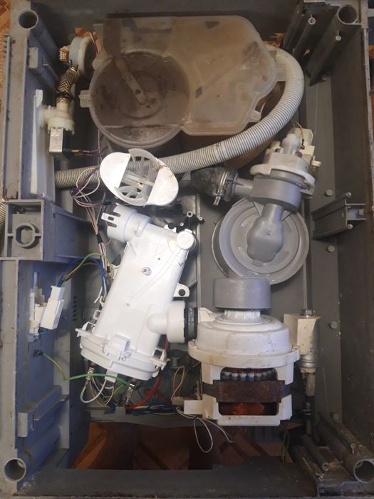 Розборка посудомийної машини bosch SGS43F02EU/33