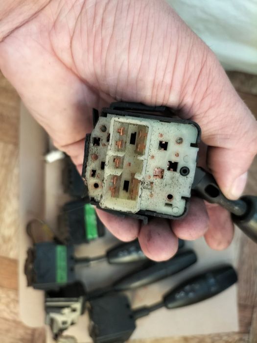 Переключатель света дворников лепестки подрулевые переключатели Ланос