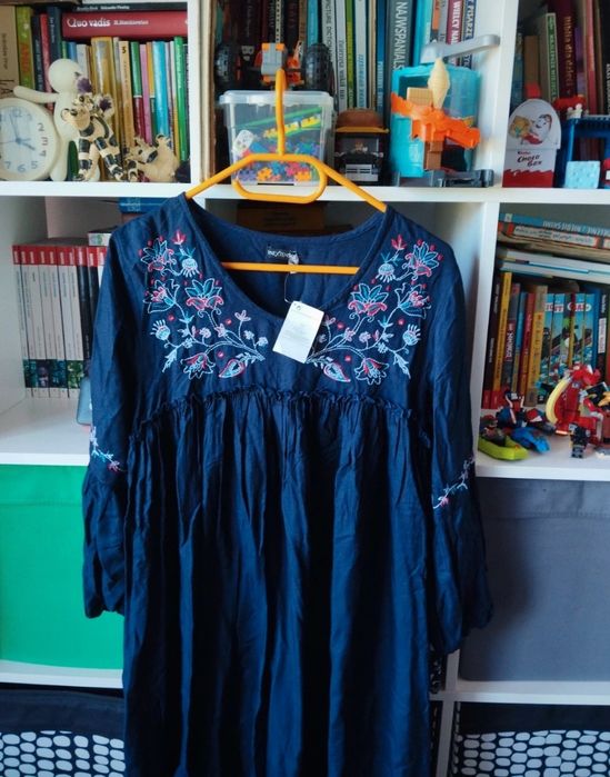 Sukienka jesienna wzór kwiaty