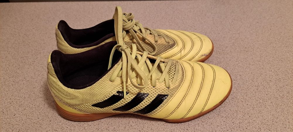 Buty sportowe chłopięce halówki Adidas Copa r. 38,5
