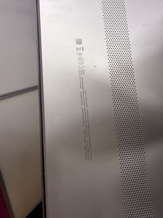 Laptop Hp z rozbitą matrycą