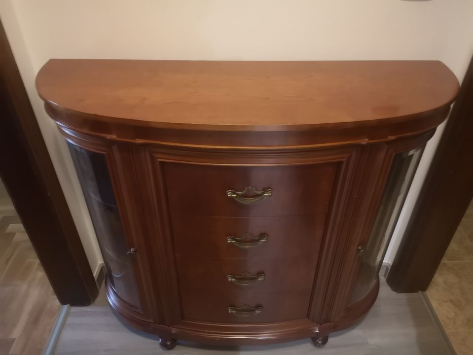 Cómoda bonita como nova