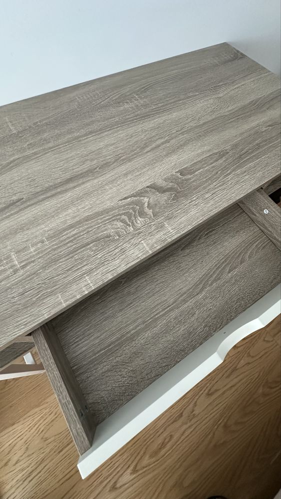 Mesa nova de JYSK