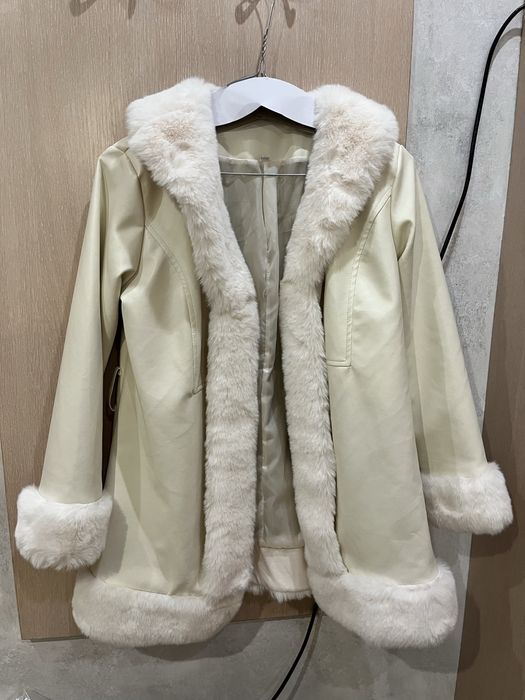 Płaszcz z futrem