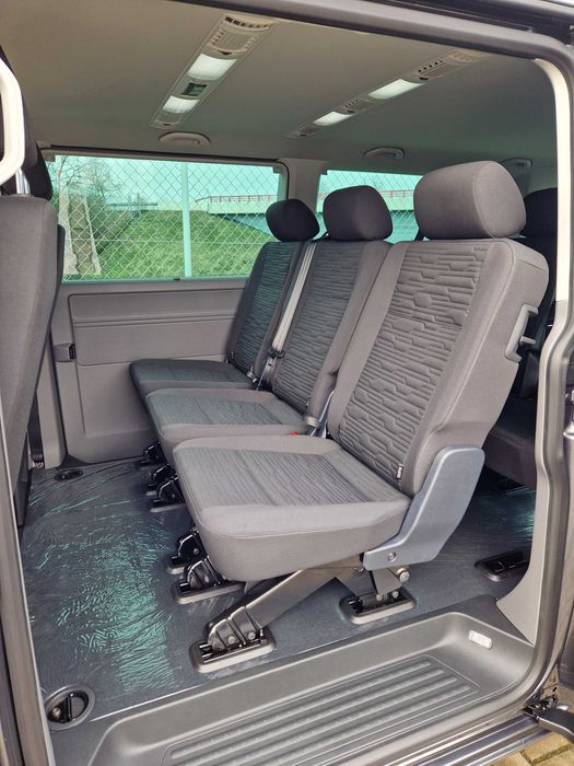 Najem Wynajem Busa 8os. Volkswagen T6.1 Caravel 23r 150KMDSG Szczecin