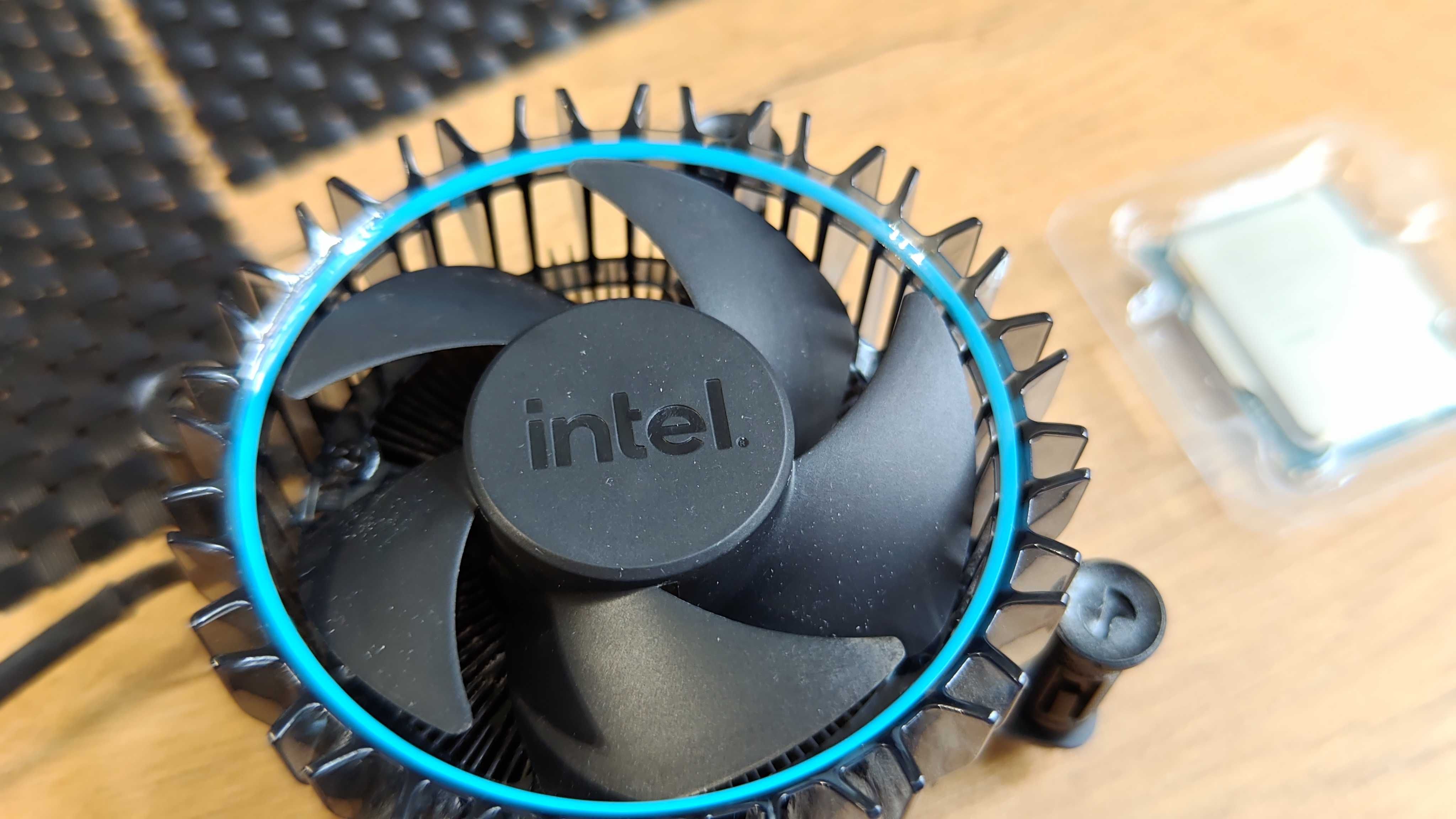 Intel I3 12100F box z chłodzeniem