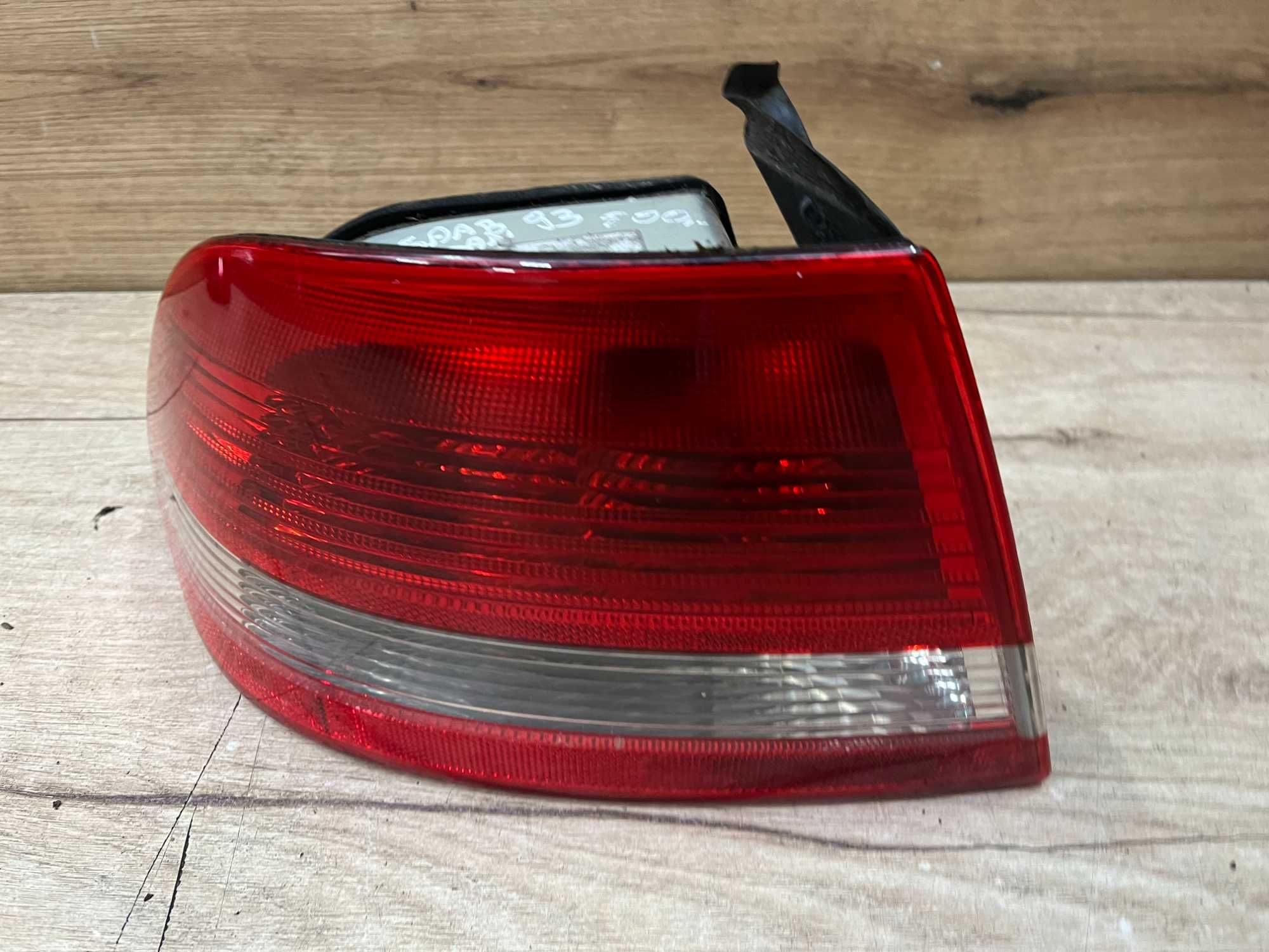 Lampa/reflektor tylny lewy Saab 93