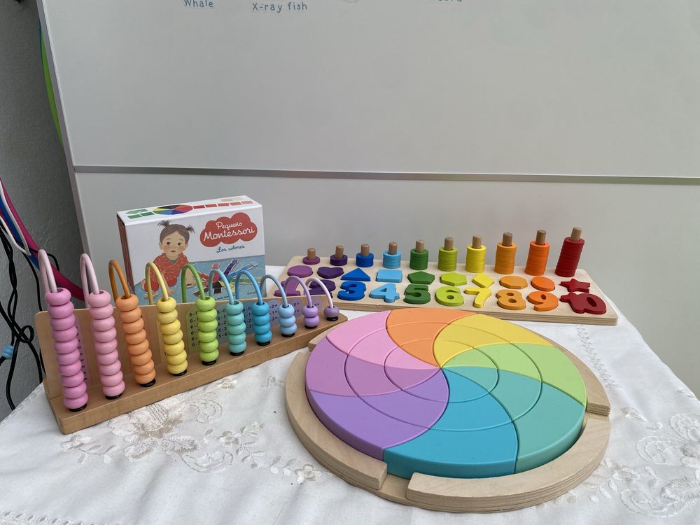 Brinquedos educativos sensoriais Montessori cores e numeros em madeira