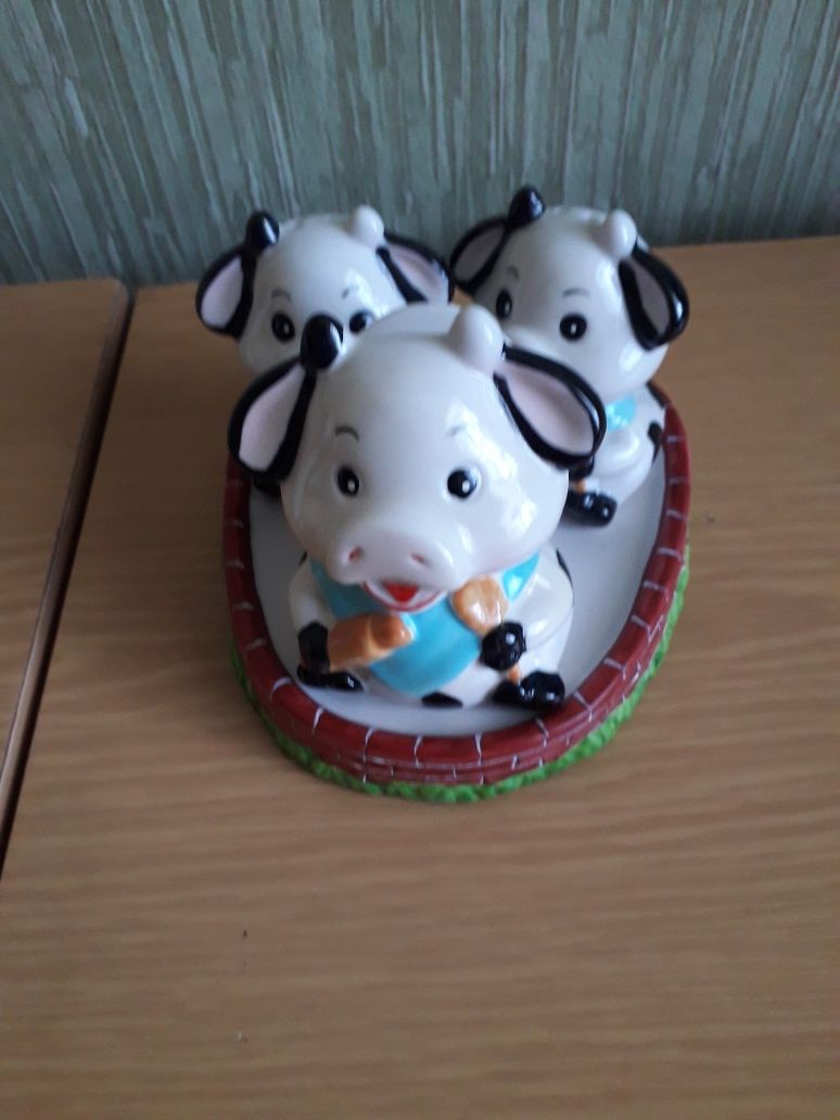 Разнос с чашками,наборы для специй