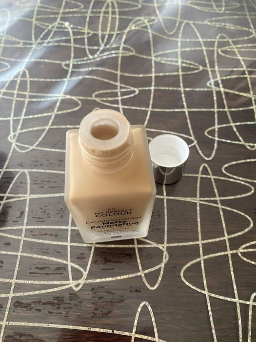 Тональна база Primark