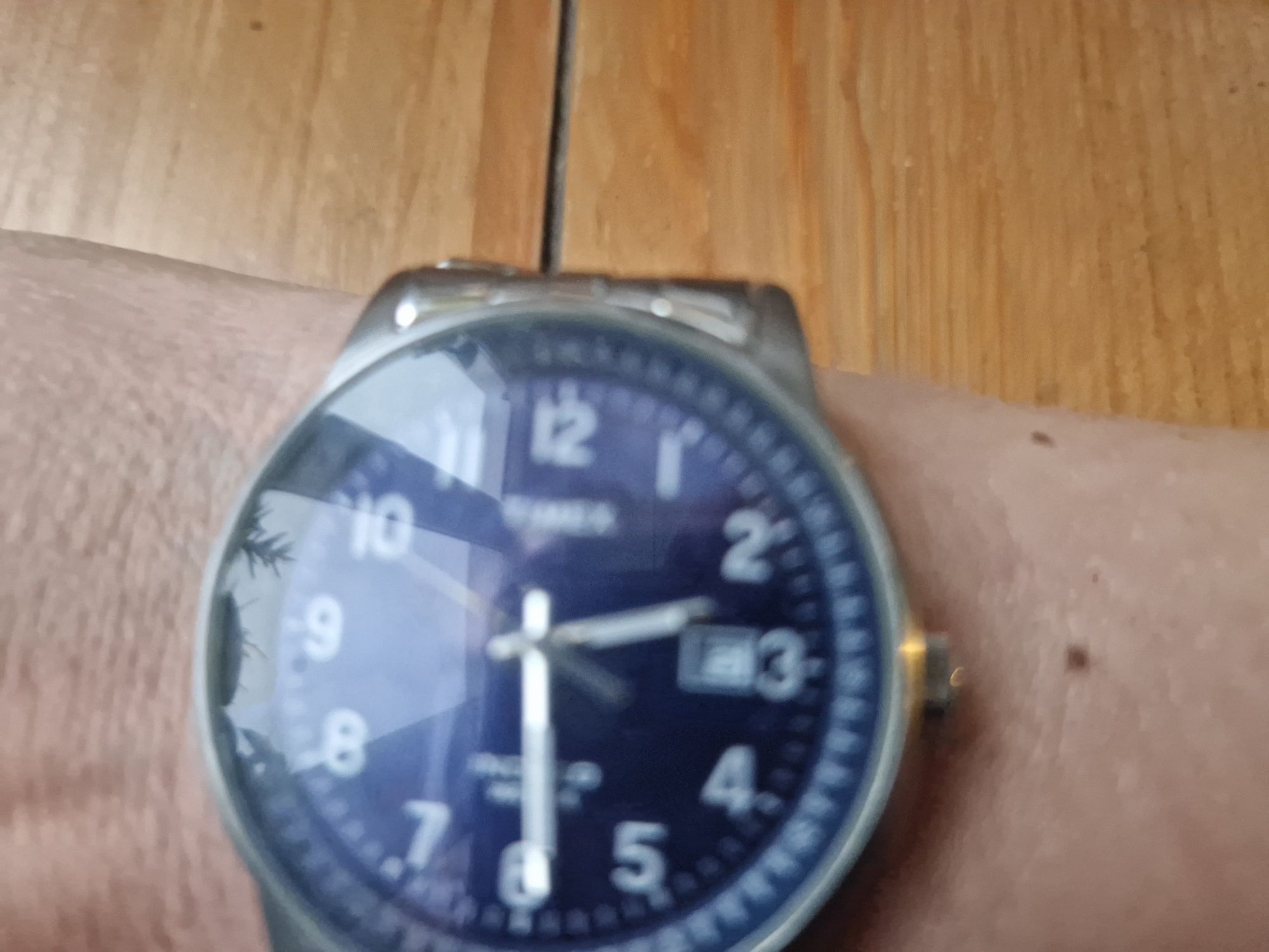 Zegarek Timex z datownikiem
