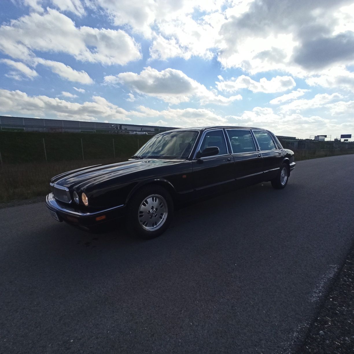 Daimler Jaguar 4.0 limuzyna