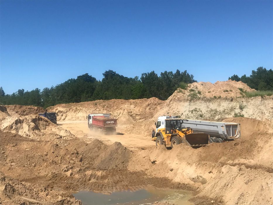 Piasek . Minimalne zamówienie 24 tony. Cena loco kopalnia.