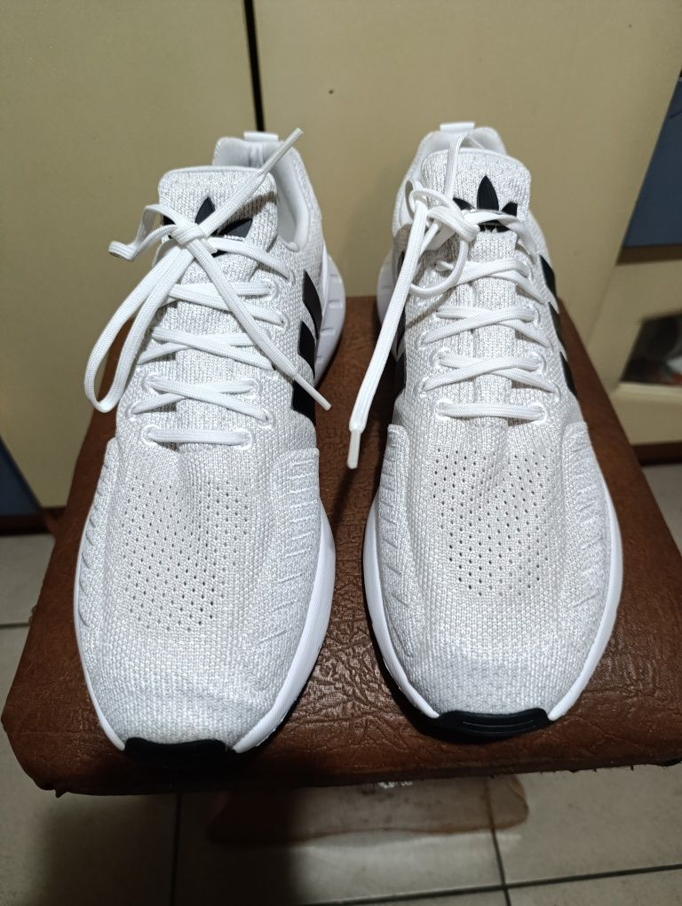 Adidas Swift run 22 original p. 45(29) нові
