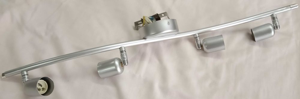 Candeeiro de teto, com 4 lâmpadas, por 10€