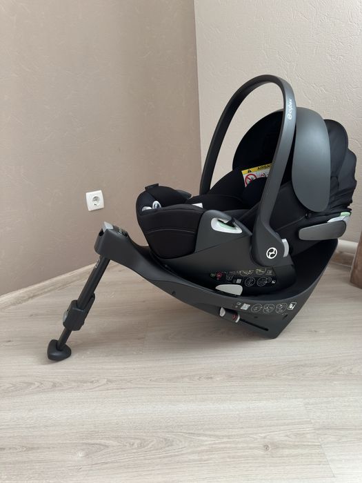 Автолюлька Cybex Cloud T Plus  та база  Cybex T