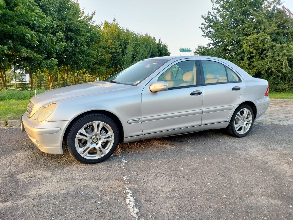 Mercedes C, 1.8 benzyna, 6 biegów, klima nabita i sprawna, elek fotele