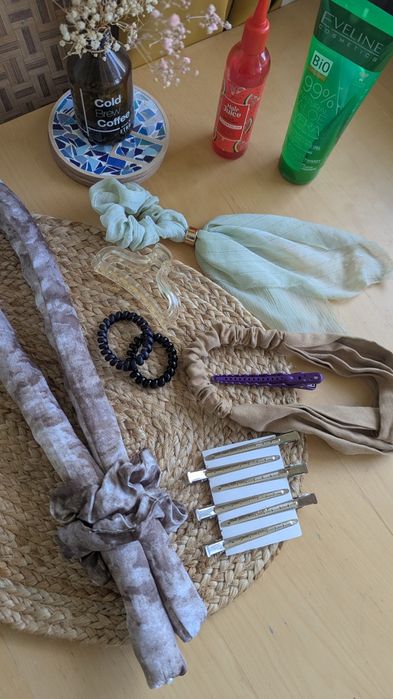 Zestaw kosmetyków i akcesoriów do włosów