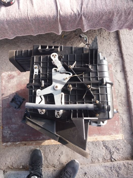 Обігрівач салону та радіатор пічки Кіа Соренто 1