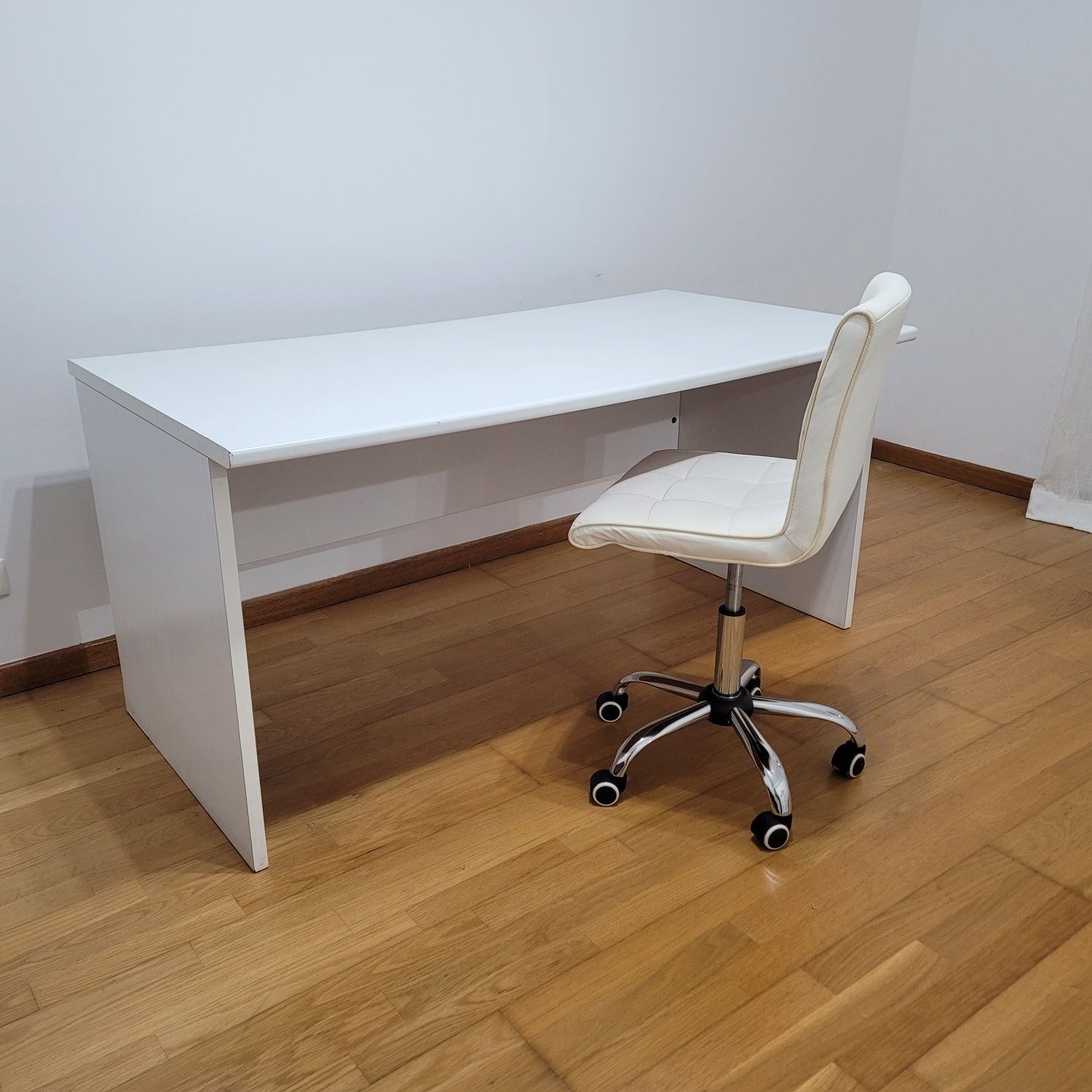 Secretaria e Cadeira
