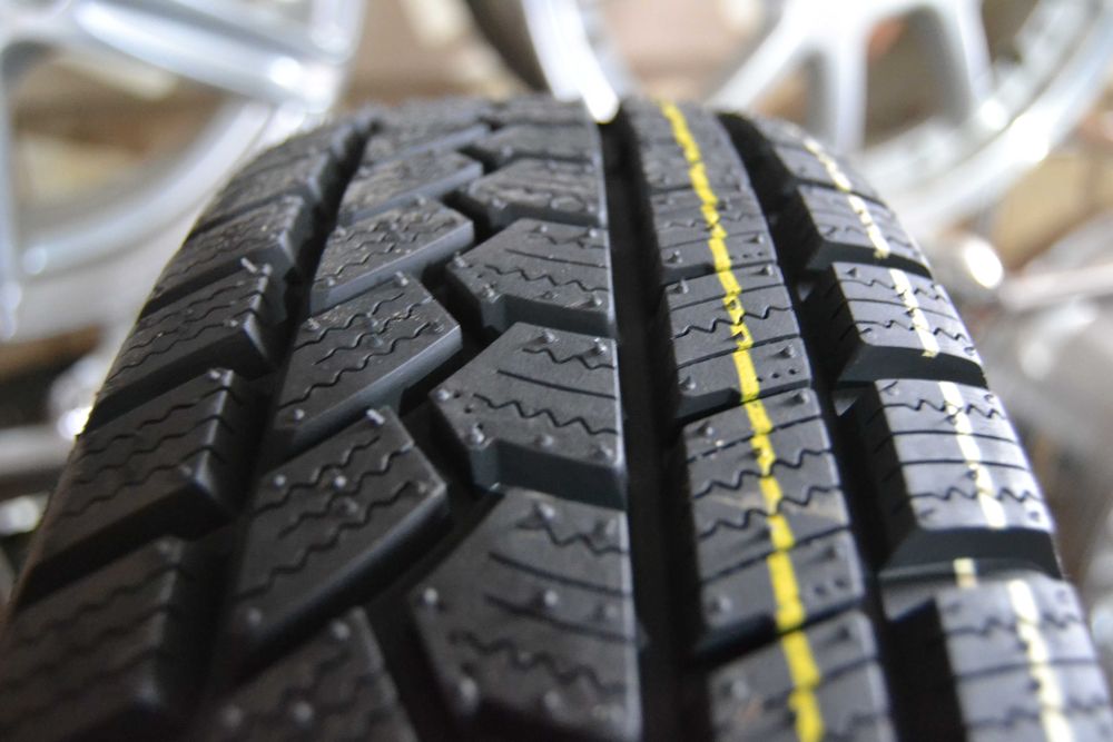 1x zima 165/70r14 Sunfull SF982 , 2022rok zimowa opona 165/70-14