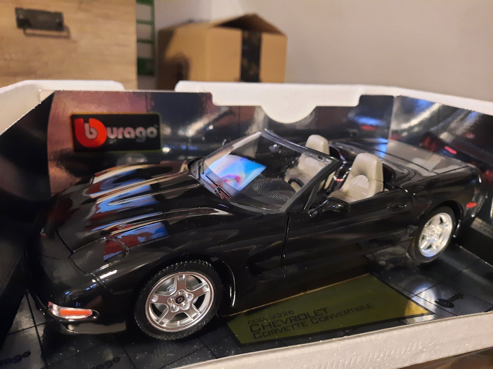 Samochód Kolekcjonerski Chevrolet Corvette Convertible Bburago 1:18