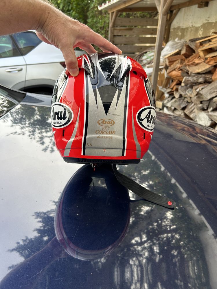 Capacetes Arai BELL, A-Style e roeg